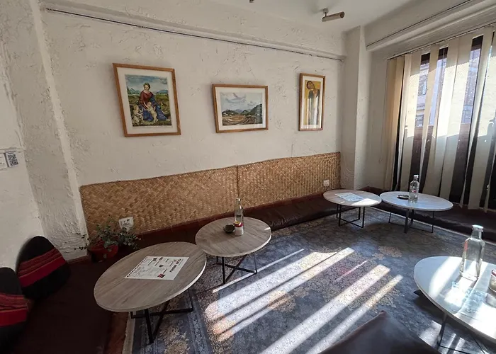 Davu Gallery Cafe * Катманду